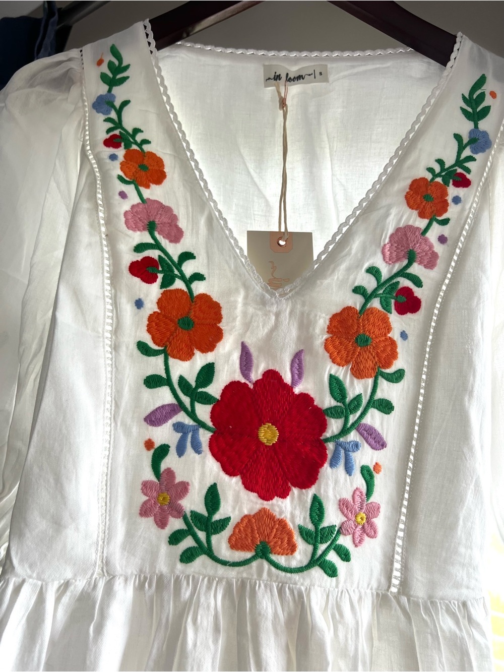 Urban Outfitters White Embroidered Boho Maxi Dress Floral Smocked 100% Cotton - Picture 2 of 16